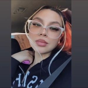 Meet your Posher, Rayne